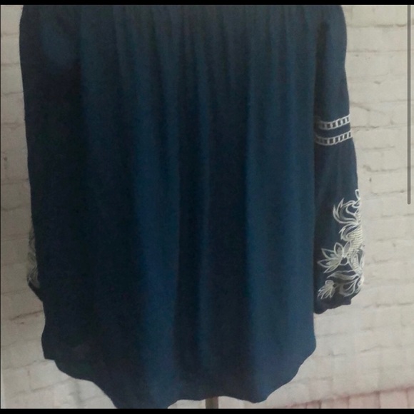Bohemian boho Listicle shirt. Listicle embroidered boho blouse. Small - Picture 5 of 5